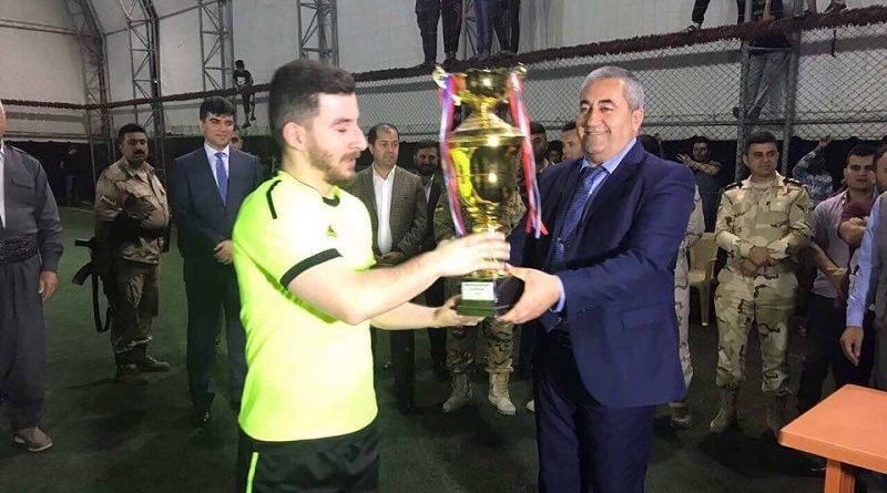 النائب سيروان سيريني يوزع الجوائز التقديرية على الفرق الفائزة في بطولة كروية