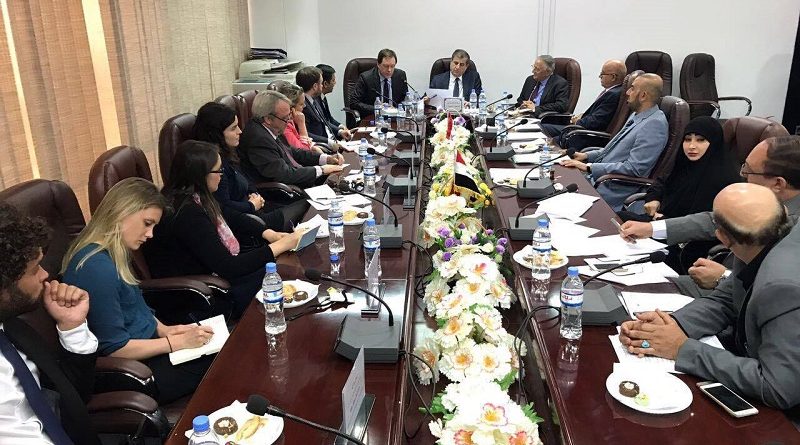 رئيسة لجنة المرأة تشارك في اجتماع لجنة العلاقات الخارجية مع السفير البريطاني في بغداد