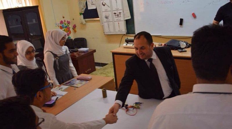 النائب جمال المحمداوي يزور مدرسة للموهوبين بالبصرة